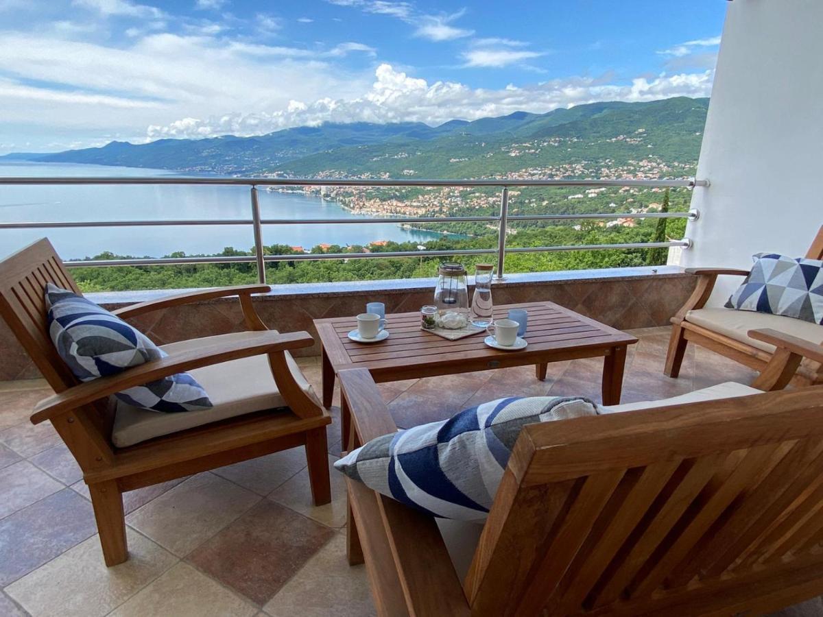 Dives Vista Apartment III Кастав Екстериор снимка